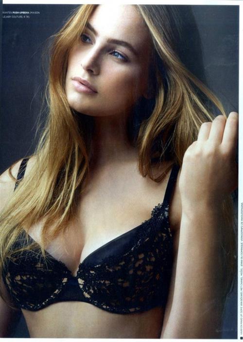 Jenna Peij in lingerie