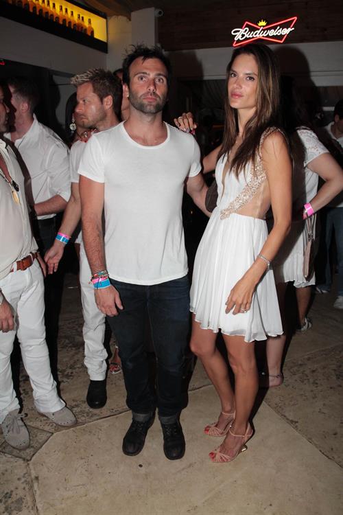 Alessandra Ambrosio - Cafe La Mosique, Brasil 1/1/13  