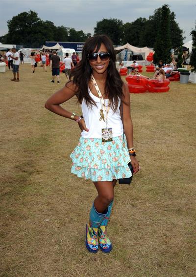 Alexandra Burke 2011 v festival at hylands park 20.08.11 