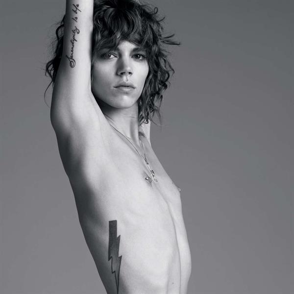 Freja Beha Erichsen - breasts