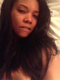 Gabrielle Union taking a selfie