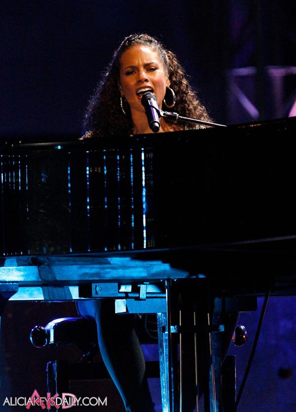 Alicia Keys World Cup Kick Off Celebration Concert on June 10, 2010 