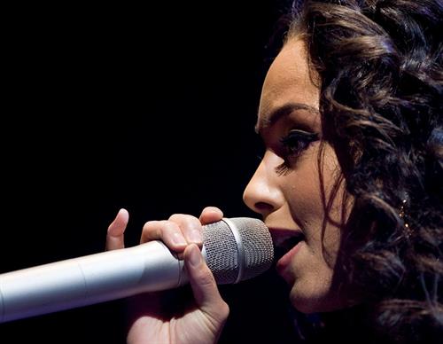 Alicia Keys performs live at the Sports Palace in Madrid on March 17, 2008