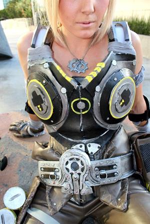 Jessica Nigri as Anya Stroud 