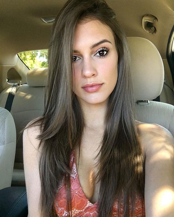 Betsy Alvarez taking a selfie