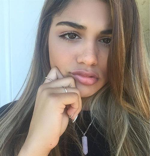 Gabriela Bandy taking a selfie