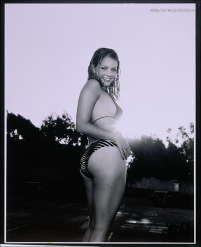 Melissa Joan Hart in a bikini - ass