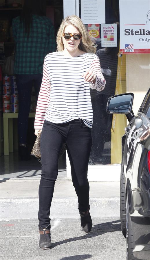 Ali Larter at the dog groomers in Los Angeles 10/22/13  