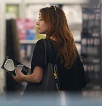 Alyson Hannigan Goes shopping in Santa Monica (November 7, 2013) 