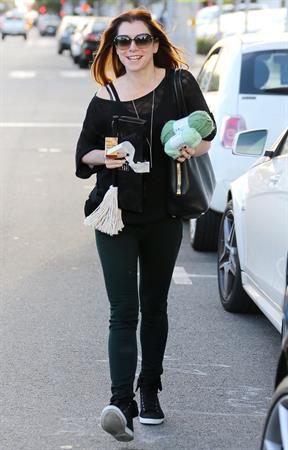 Alyson Hannigan Goes shopping in Santa Monica (November 7, 2013) 