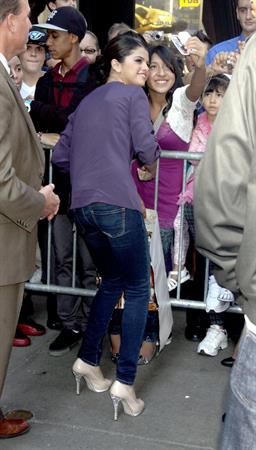 Selena Gomez leaving Good Morning America in New York on September 23, 2010