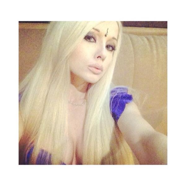 Valeria Lukyanova taking a selfie