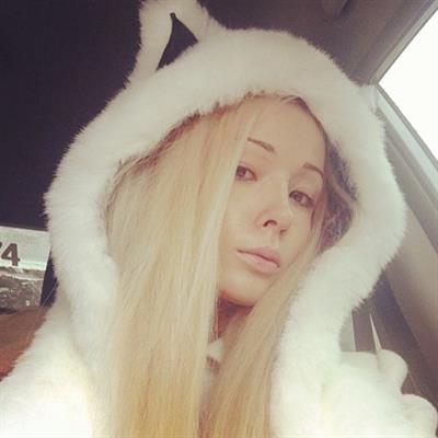 Valeria Lukyanova taking a selfie