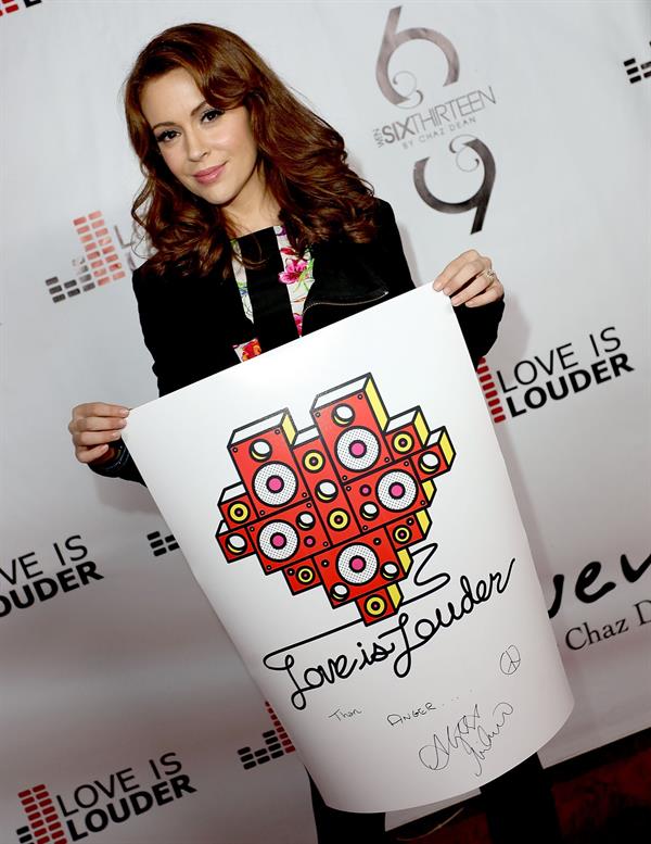 Alyssa Milano Chaz Dean's Holiday Party in Los Angeles (Dec 1, 2012) 