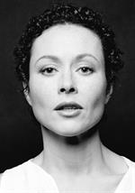 Amanda Mealing Photoshoots  