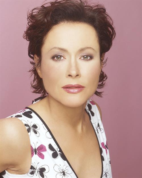 Amanda Mealing Photoshoots  