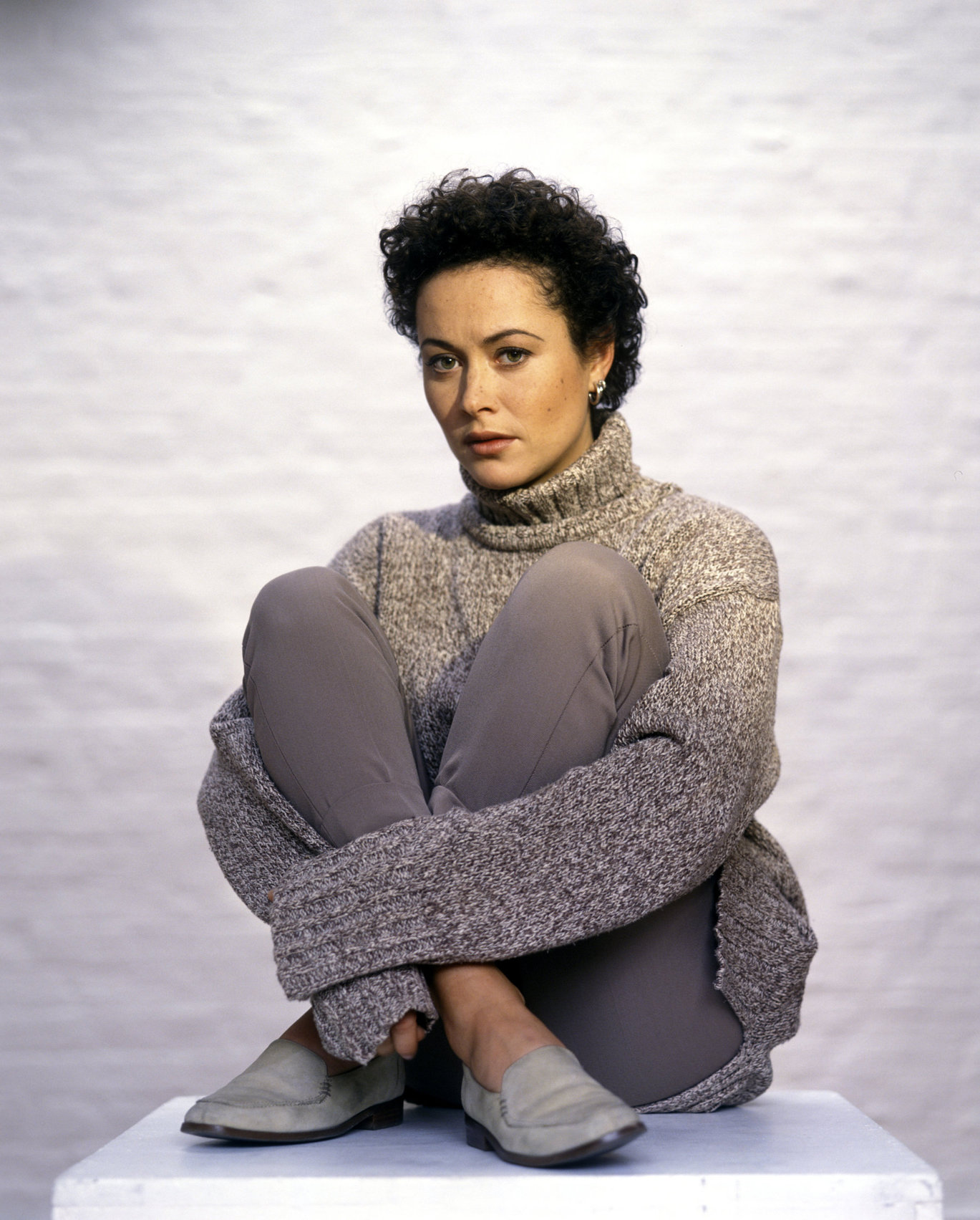 Amanda Mealing Photoshoots  