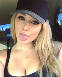 Hunter McGrady taking a selfie