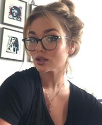 Hunter McGrady taking a selfie