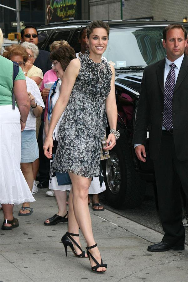 Amanda Peet arrives at The Late Show with David Letterman at the Ed Sullivan Theatre in New York City 