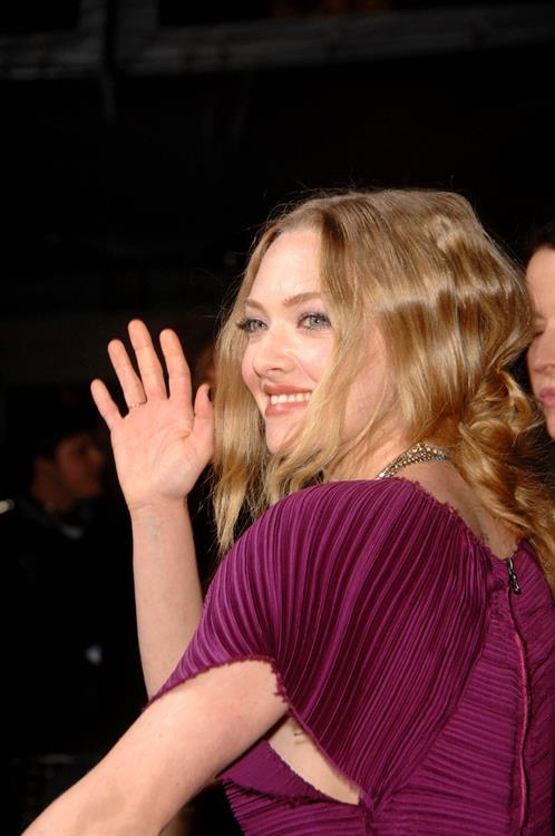 Amanda Seyfried Los Angeles premiere of Red Riding Hood at Graumans Chinese Theatre on March 7, 2011