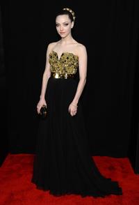 Amanda Seyfried 'Les Miserables' premiere in New York 12/10/12 