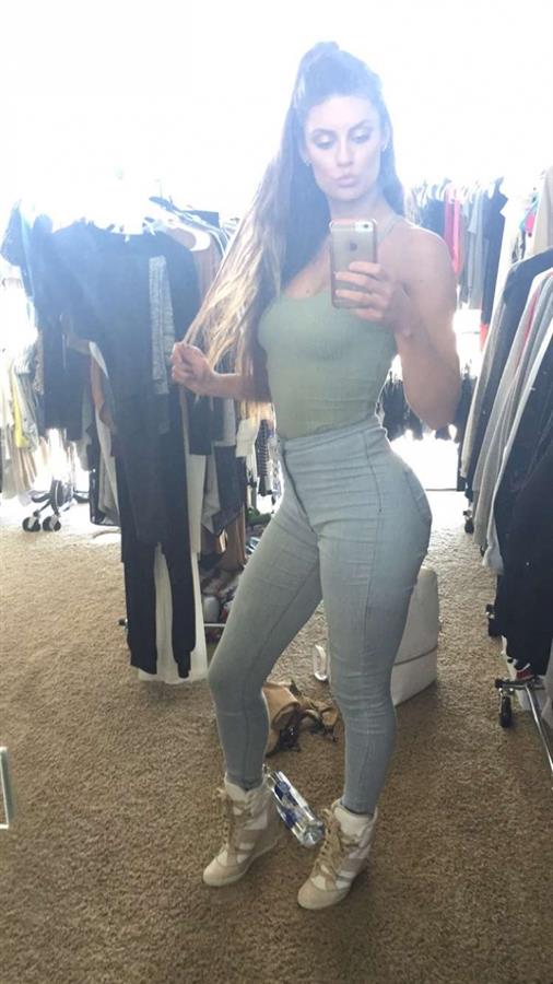 Hannah Stocking taking a selfie