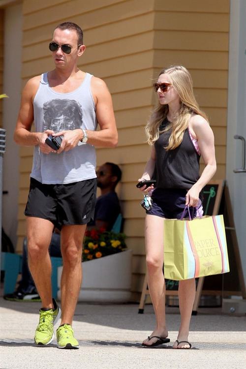 Amanda Seyfried Shopping In Los Angeles June 5, 2012