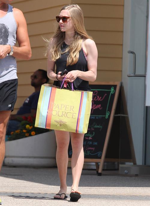 Amanda Seyfried Shopping In Los Angeles June 5, 2012