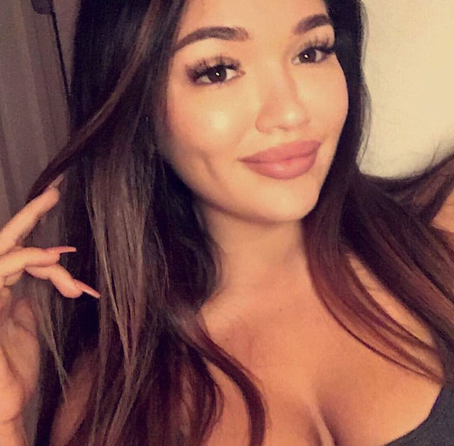 Miss Genii taking a selfie