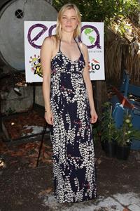 Amy Smart Environmental Media Assoc Organic Garden Lunch in Los Angeles on May 26, 2010 