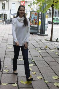 Ana Ivanovic Enjoys a stroll in Milan November 30, 2012  