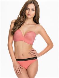 Xenia Deli in lingerie