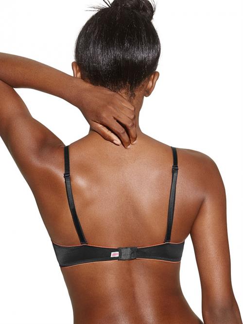 Zuri Tibby in lingerie