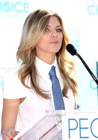AnnaLynne McCord attends the People's Choice Awards 2011 press conference in West Hollywood on 9-11-2010