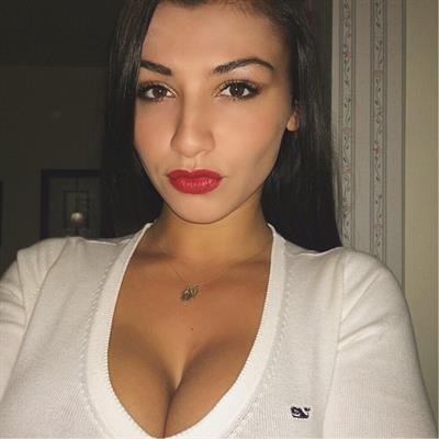 Katrina Leeanne taking a selfie