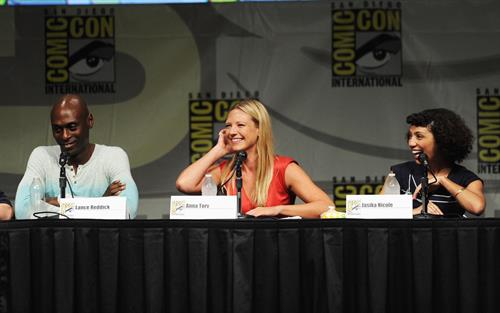 Anna Torv -  Fringe  press room at Comic-Con 2012 in San Diego (July 15, 2012)