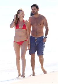 Anne Vyalitsyna bikini candids in Miami 11/22/12 