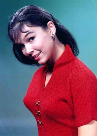 Yvonne Craig
