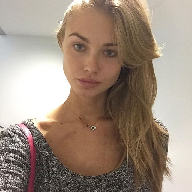 Aleksandra Nikolic taking a selfie