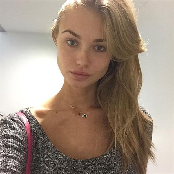 Aleksandra Nikolic taking a selfie