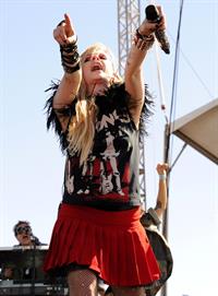 Avril Lavigne – iHeartRadio Music Festival 9/21/13  