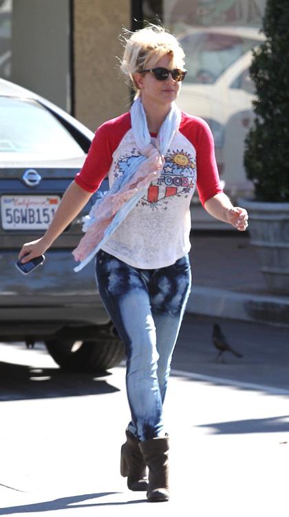 Britney Spears at a fast food restaurant in Calabasas 11/10/12 