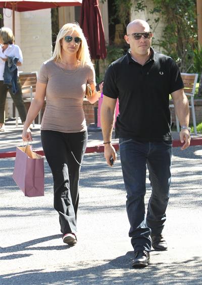 Britney Spears out shopping in Calabasas 10/23/12 