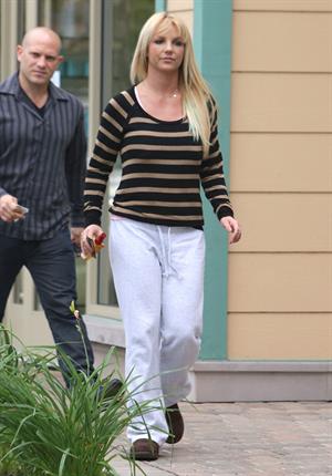 Britney Spears Leaving hair salon with her bodyguard in Beverly Hills (October 20, 2012) 