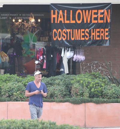 Britney Spears visits a Halloween store in Calabasas 10/7/12 