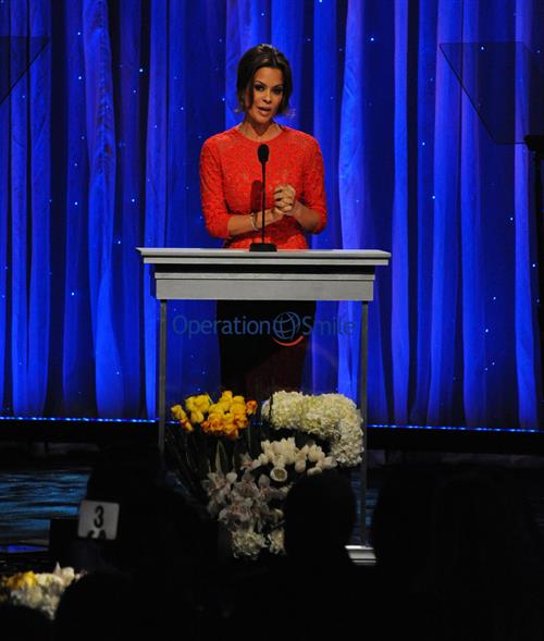 Brooke Burke-Charvet Operation Smile's 2013 Smile Gala -- Beverly Hills, Sep. 27, 2013 