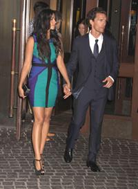 Camilla Alves pregnant in New York