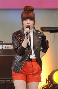 Carly Rae Jepsen - Performs Live as Part of Good Morning America's 2013 Summer Concert in New York City (14.06.2013) 