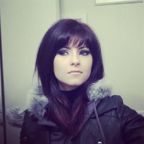 Neon Lynxie taking a selfie